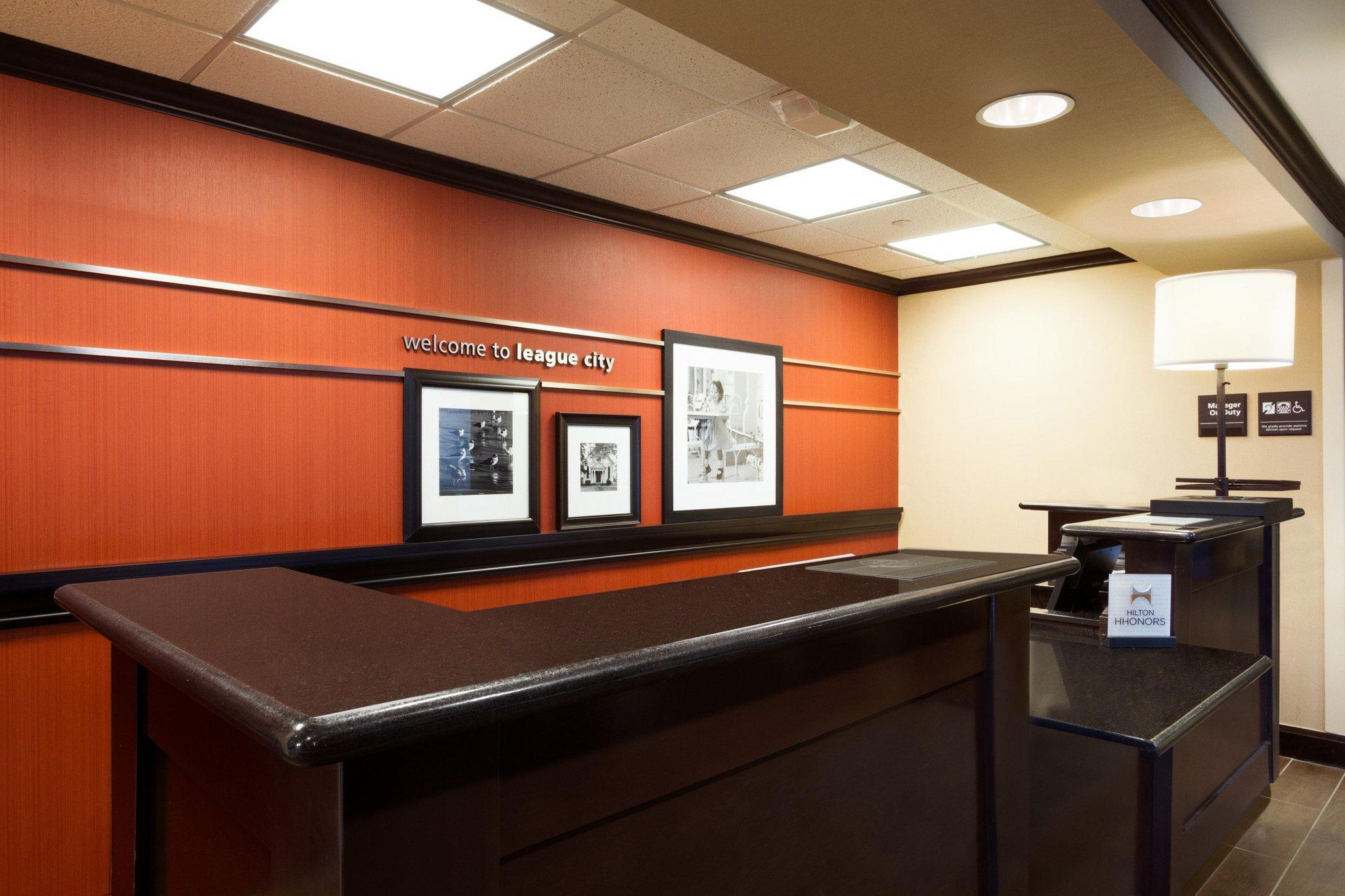Hampton Inn&suites Houston/league 3*