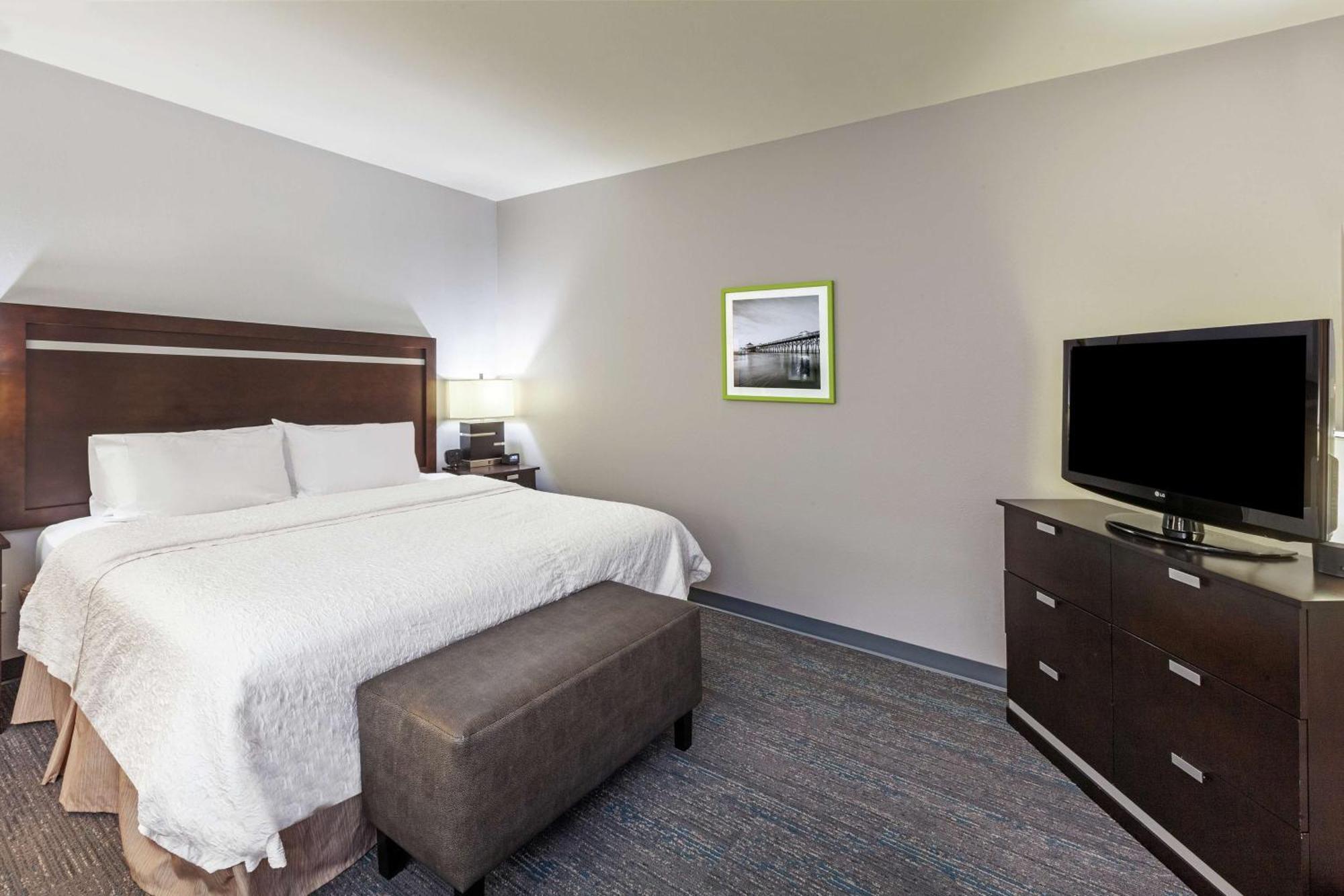 Hampton Inn&suites Houston/league 3*