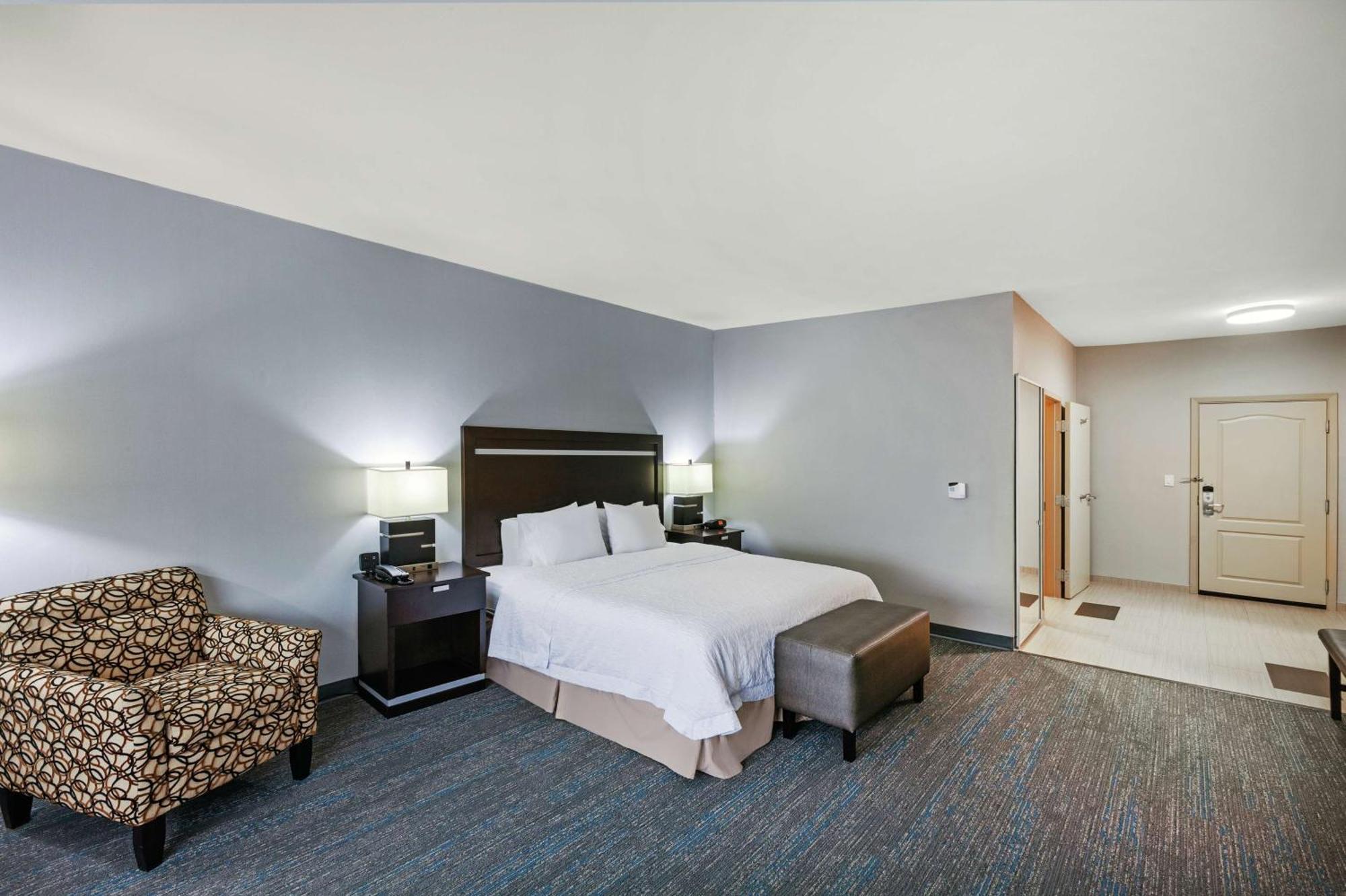 Hampton Inn&suites Houston/league Hotel 3*